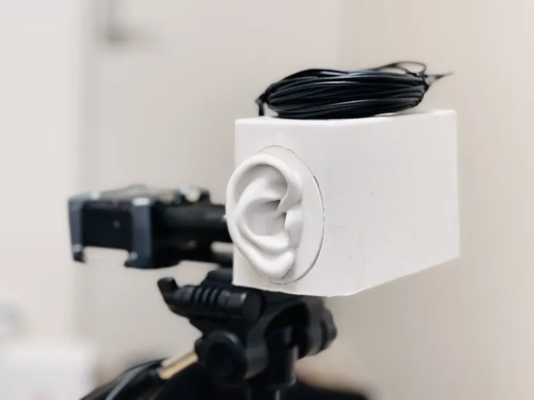 Handcrafted binaural microphone with silicone ears